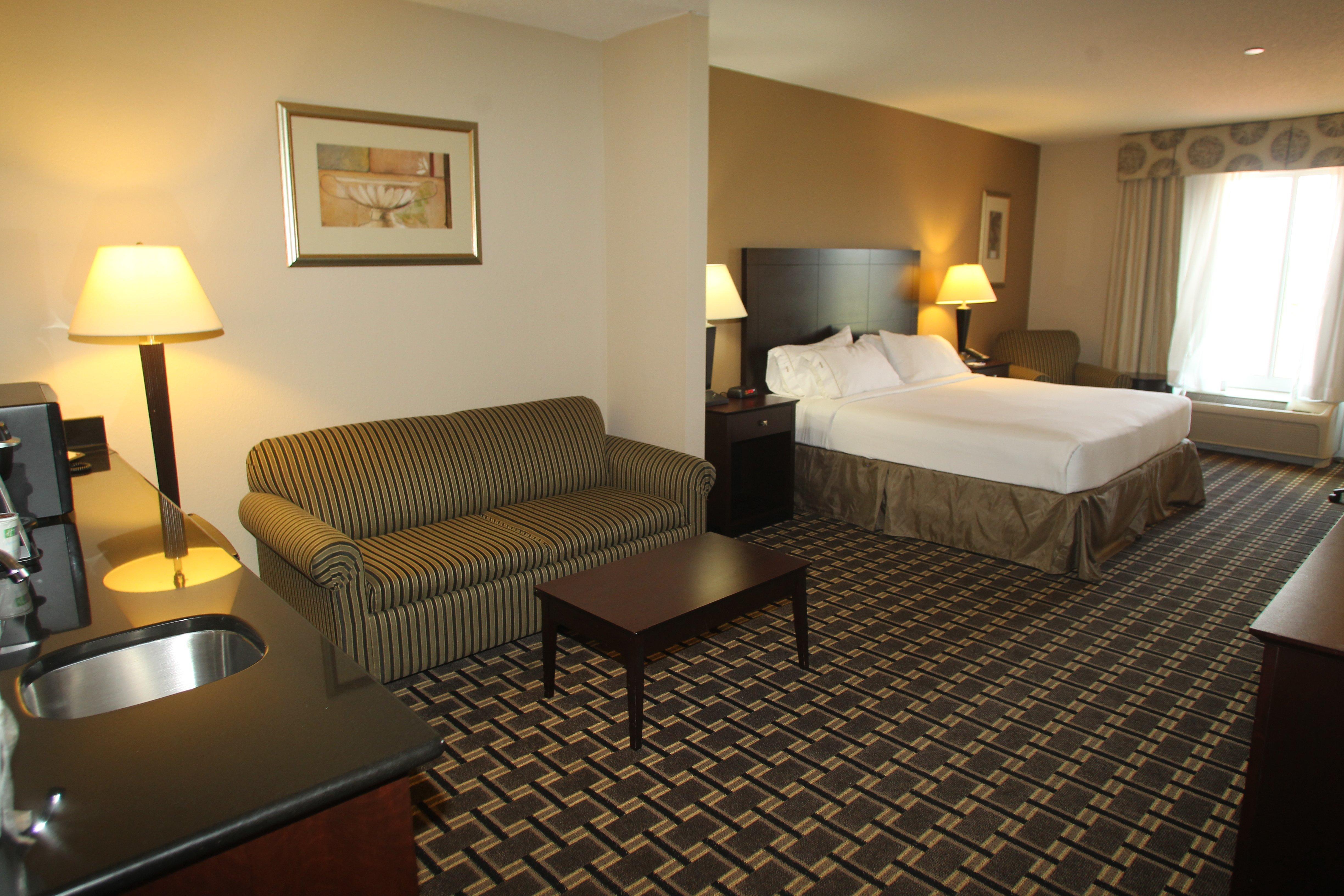 Holiday Inn Express Pembroke By Ihg Exteriér fotografie