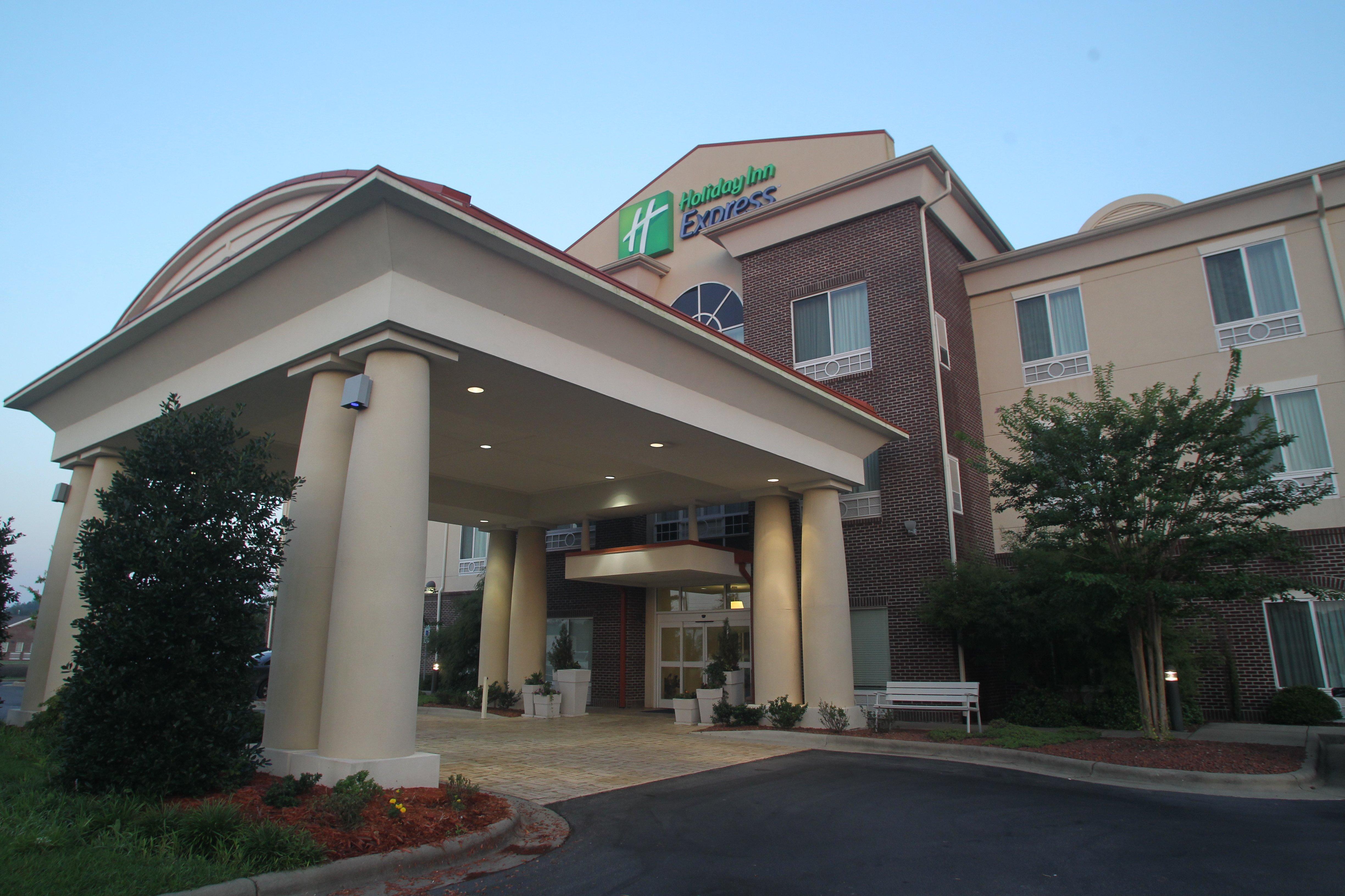 Holiday Inn Express Pembroke By Ihg Exteriér fotografie