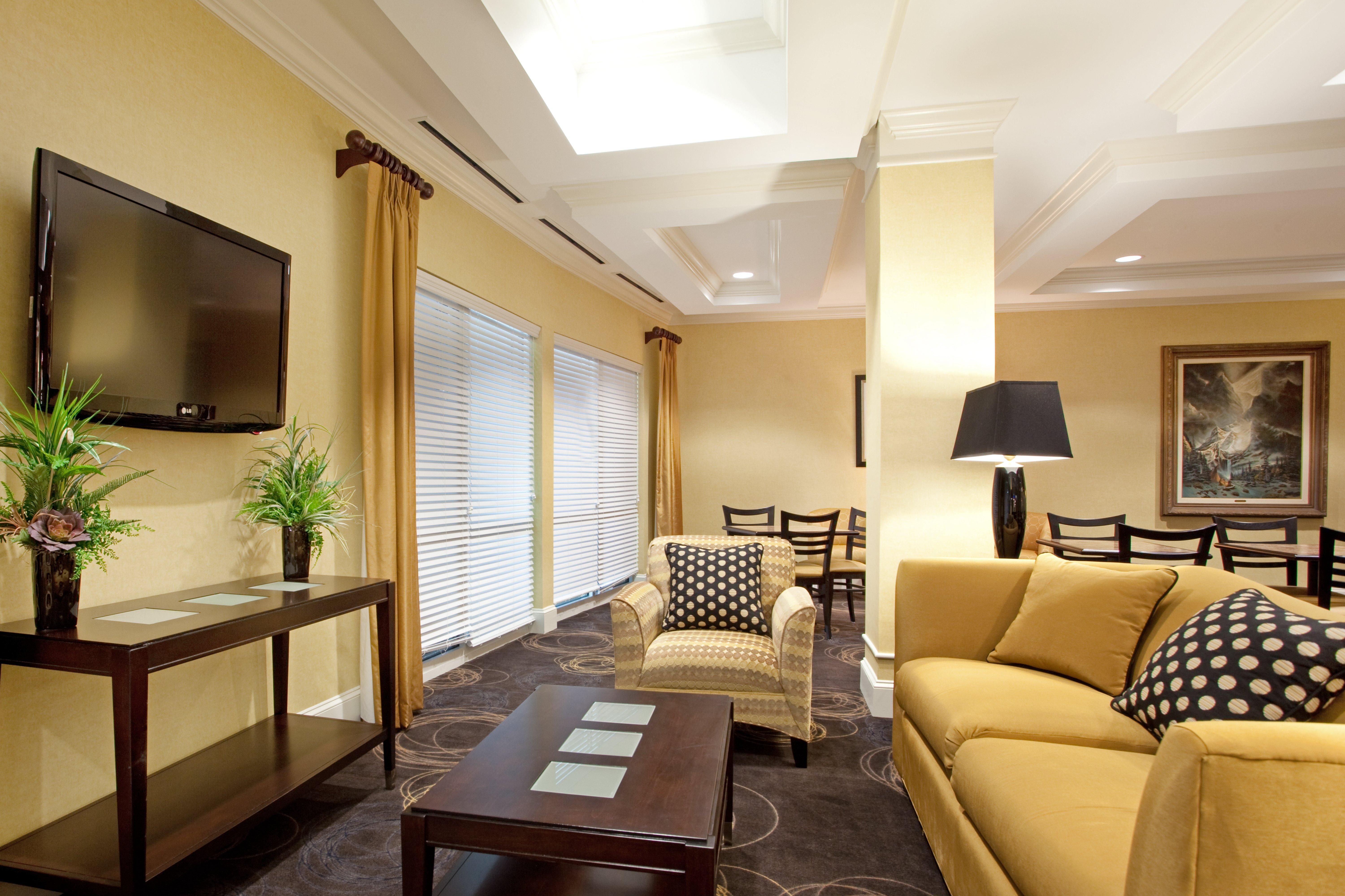 Holiday Inn Express Pembroke By Ihg Exteriér fotografie