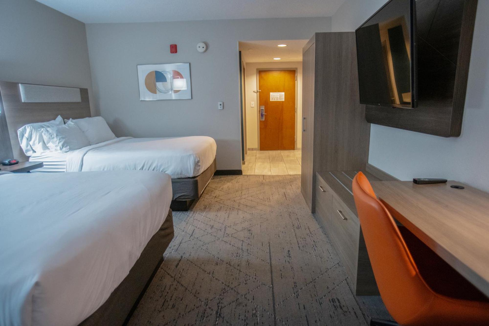 Holiday Inn Express Pembroke By Ihg Exteriér fotografie