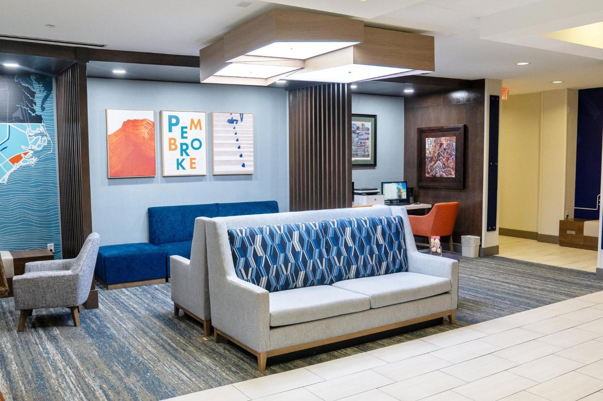 Holiday Inn Express Pembroke By Ihg Exteriér fotografie