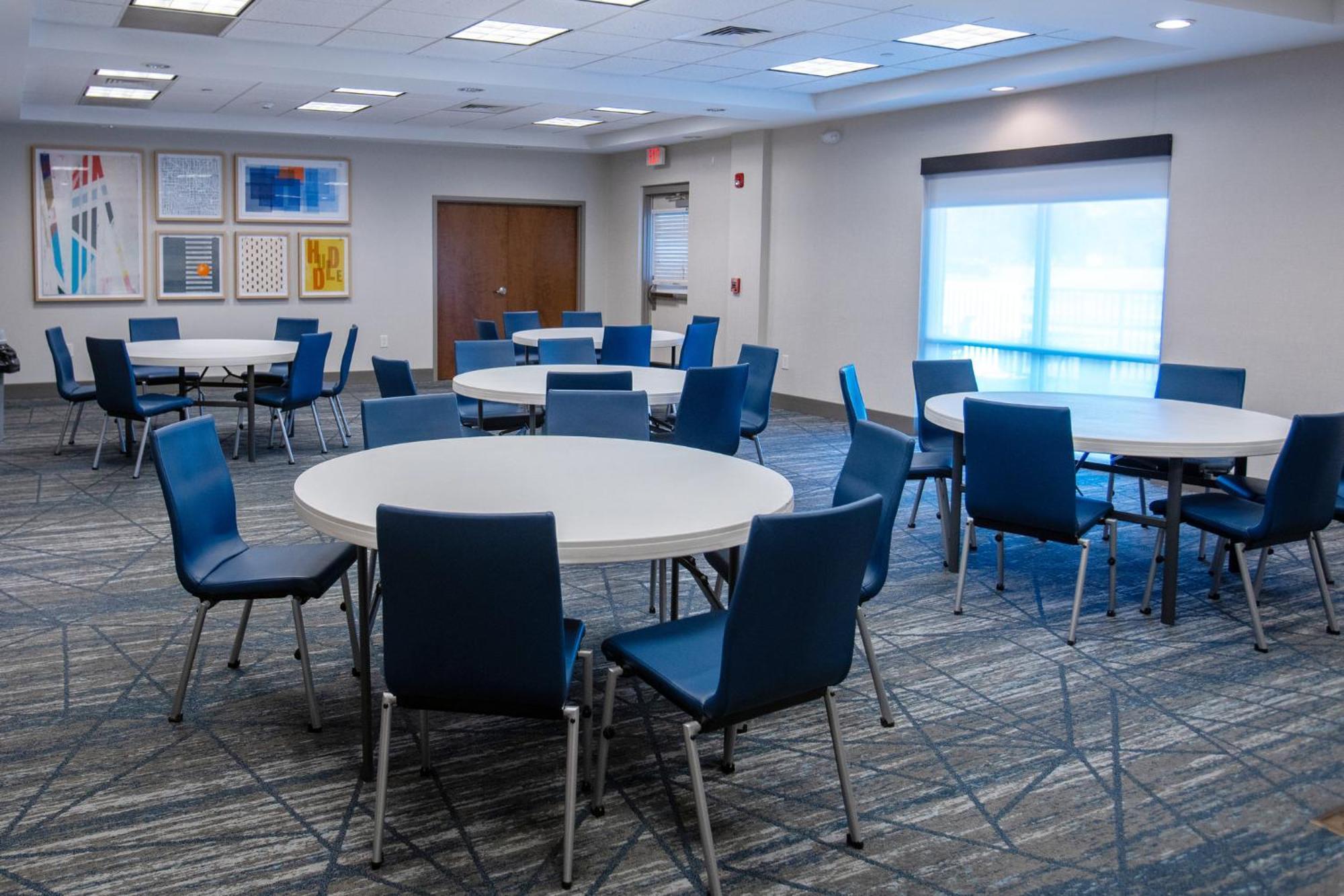 Holiday Inn Express Pembroke By Ihg Exteriér fotografie