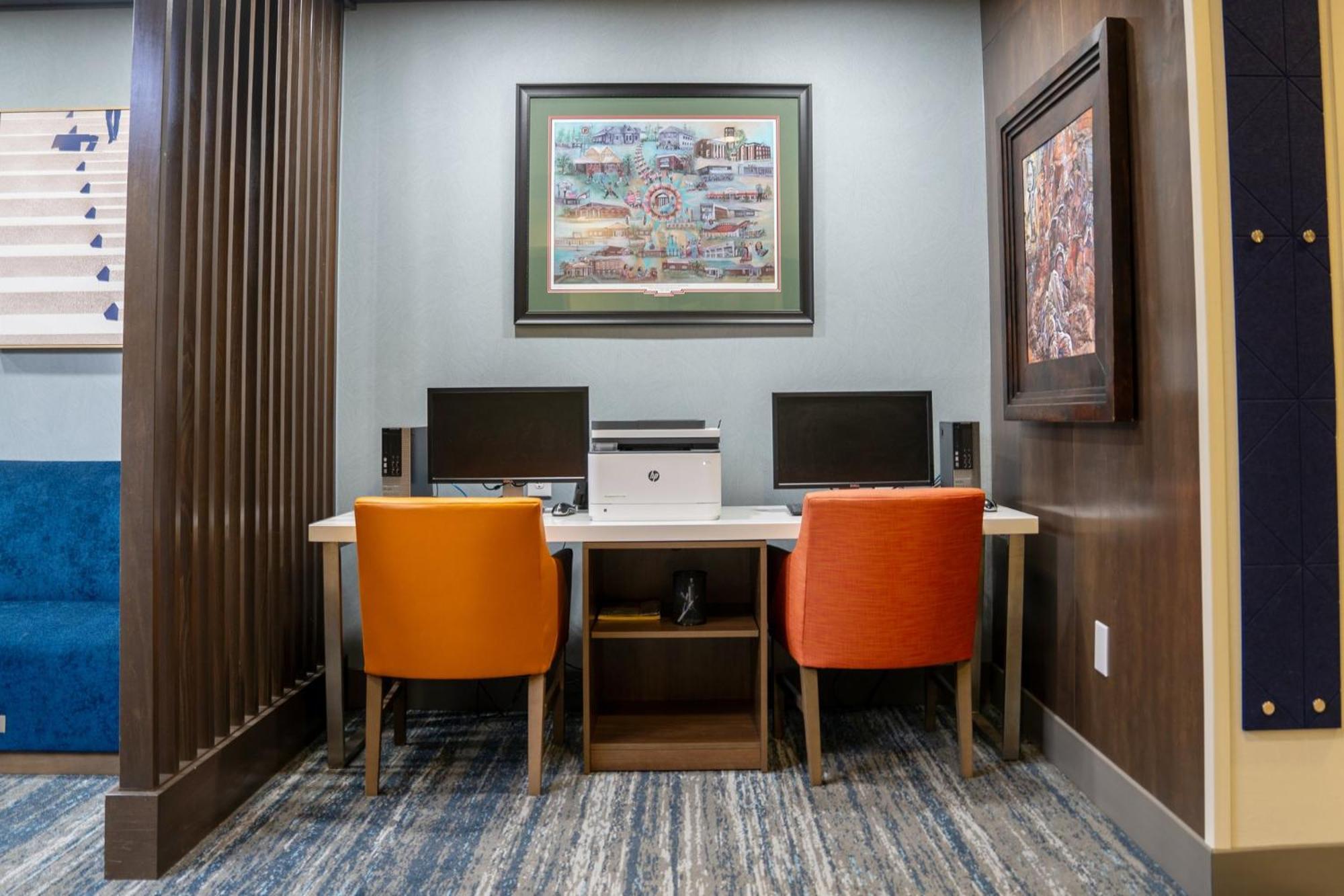 Holiday Inn Express Pembroke By Ihg Exteriér fotografie