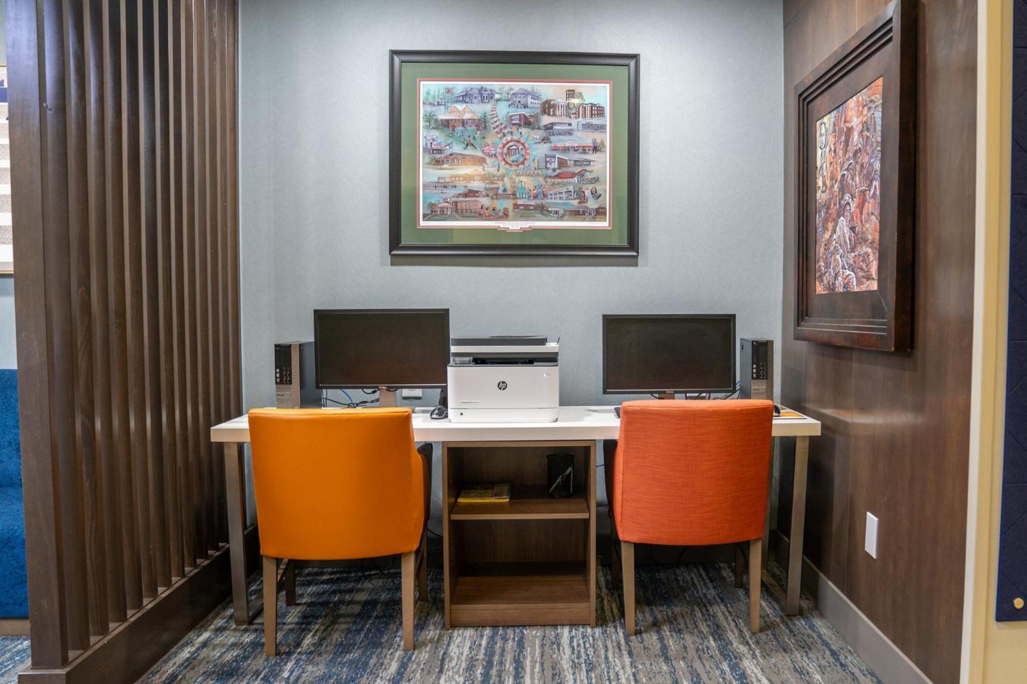 Holiday Inn Express Pembroke By Ihg Exteriér fotografie